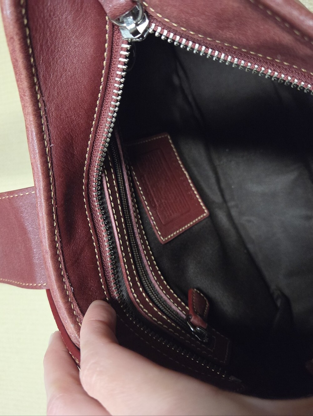 Vintage Y2K Coach Hamptons Soho Burgundy Leather Buckle Shoulder Bag Purse EUC - Picture 11 of 13